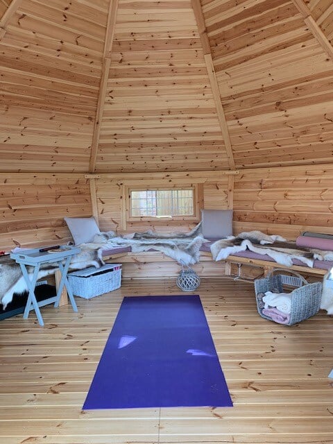Arctic Cabins - Owners Competition - 2023 - 14m solar Ruth Cauwood_08