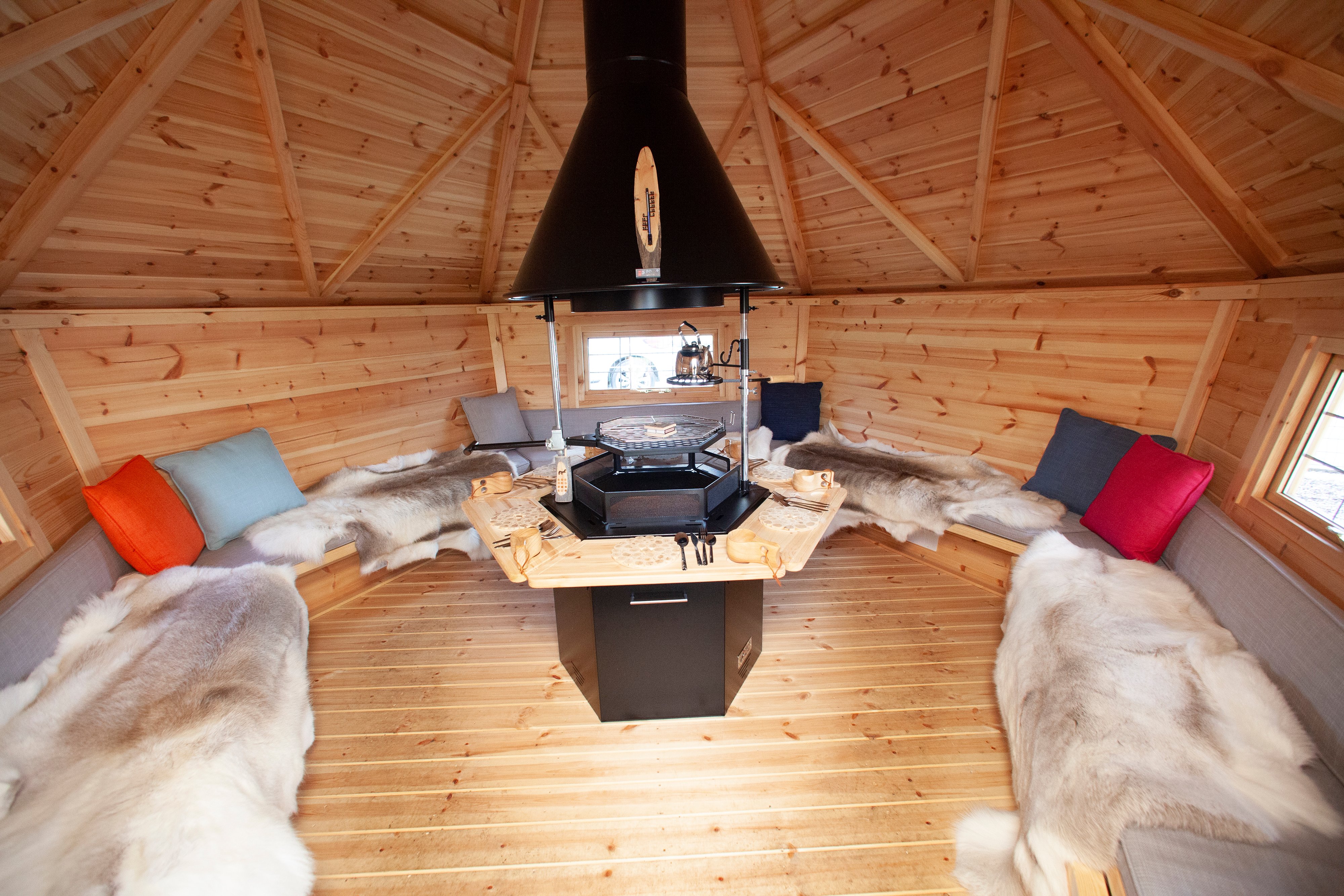 10m Arctic Cabin Internal