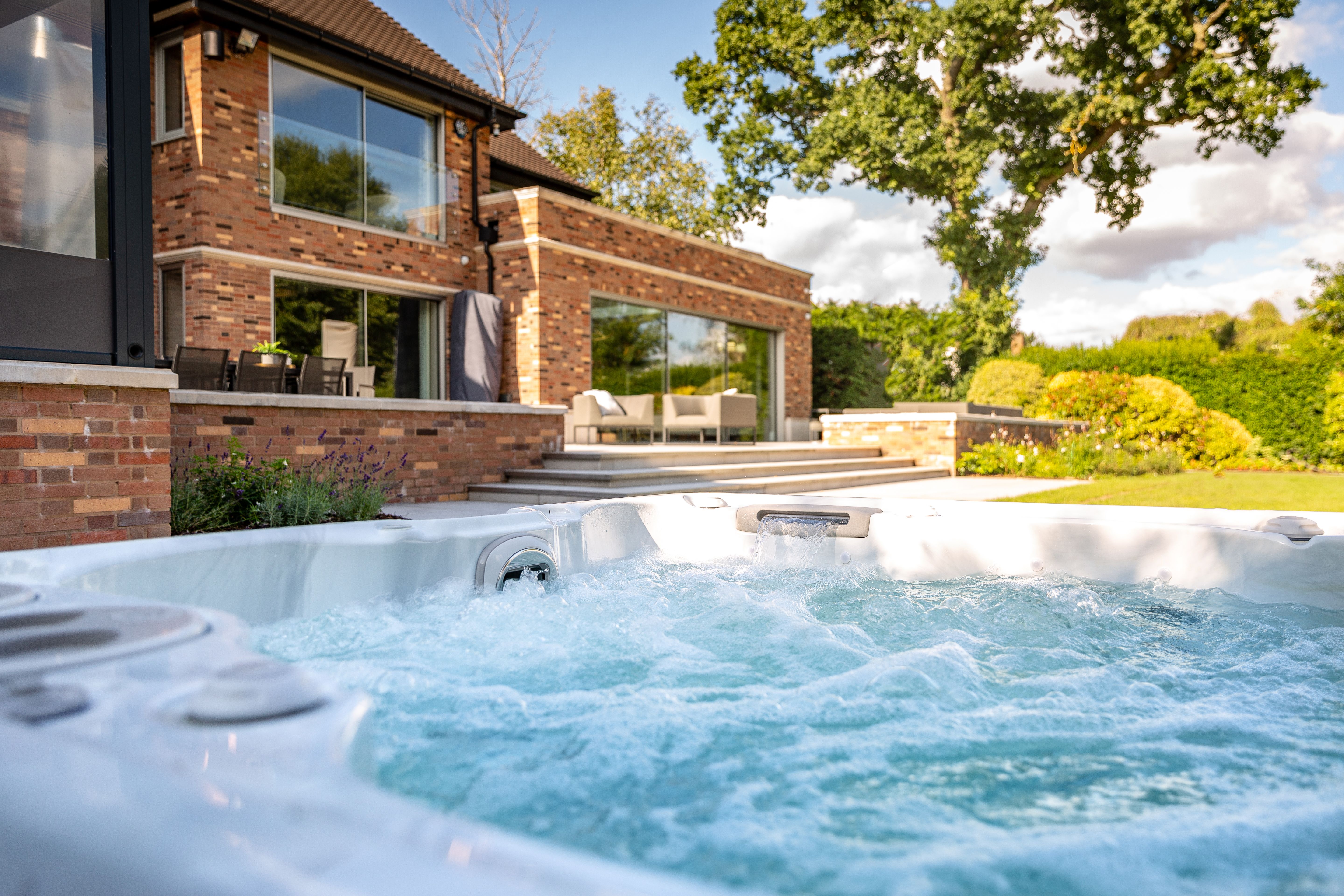 hot tubs and swim spas from hydropool midlands